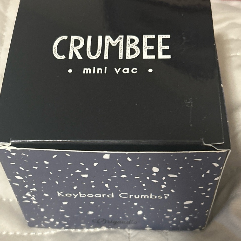 Crumbee Mini Vacuum - Microsoft - Dust sweeper, brush/batteries included